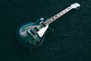 Beginner’s Guide to Learning the Guitar: 5 Chords You Must Know