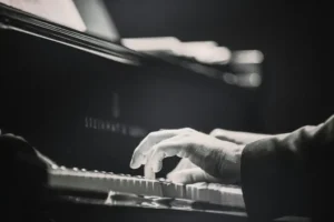 How to Master the Piano: A Step-by-Step Guide for Beginners